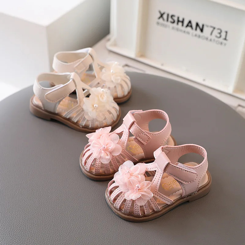 Summer Childrens Sandals Fashion Girl Little Flower Princess Sandals Student Baby Soft Sole Flat Sandals Walking Shoes H801 240704