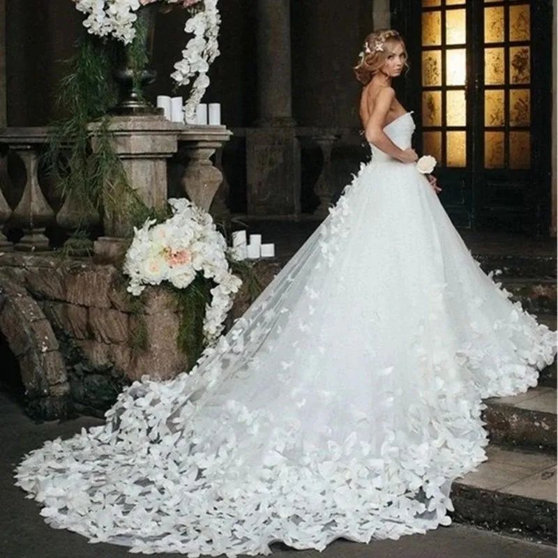 Amazing 3D butterfly Appliques Court Train Princess tulle Wedding Dresses Sweetheart Dubai Arabic boho princess Wedding Gowns Custom made