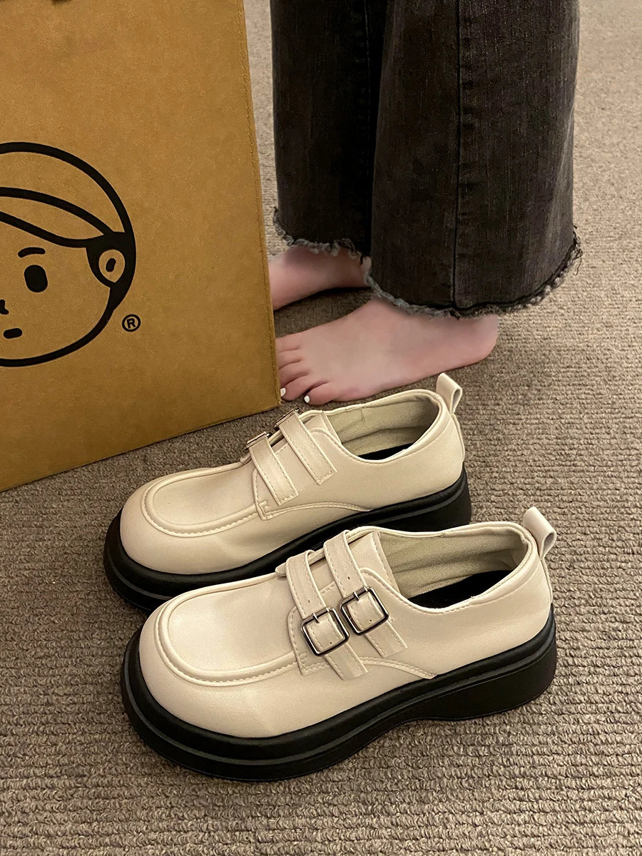 Shoes Woman 2024 Black Flats Oxfords Autumn Loafers With Fur Clogs Platform Round Toe Casual Female Sneakers All-Match British S 240708