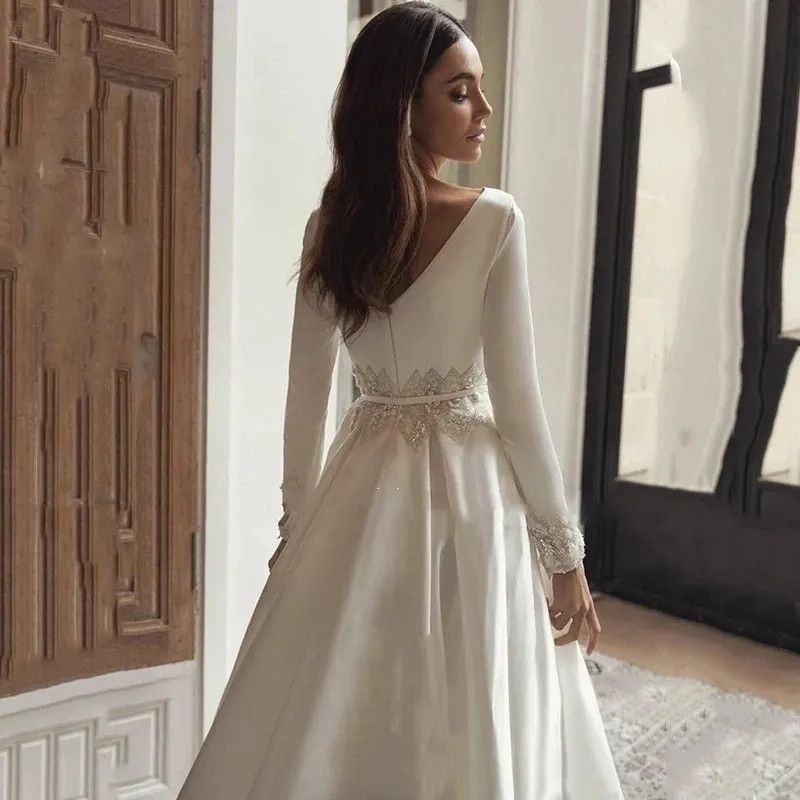 Modest Satin A Line Wedding Dresses For Bride Jewel Neck Appliqued Sash Boho Bridal Gowns Simple With Long Sleeves Sweep Train Muslim Elegant Robes de