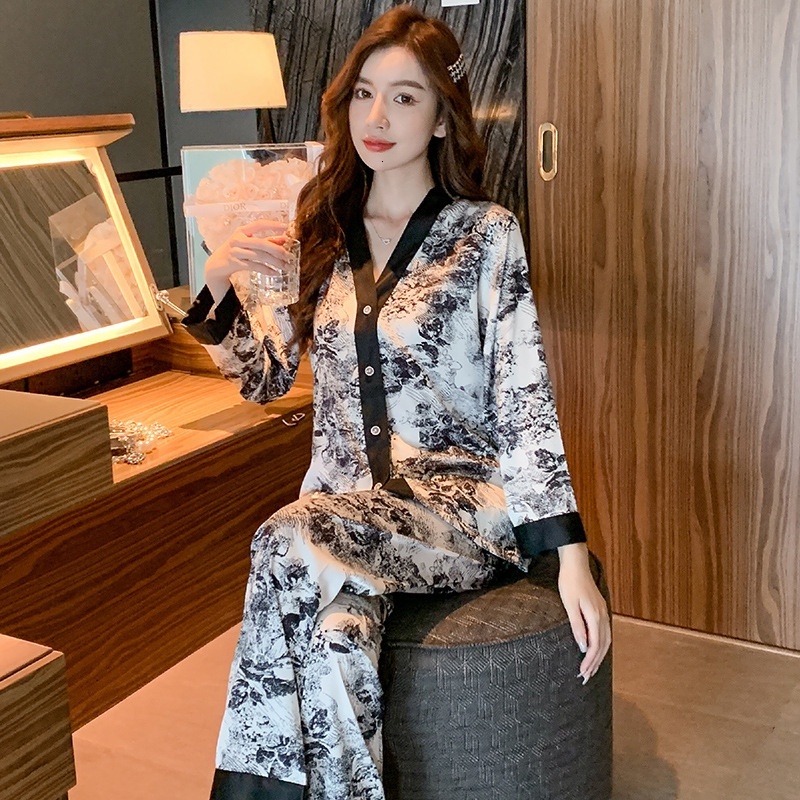 Women's Spring And Autumn New Fashion Printing Pama Thin Ice Silk Long Sleeve Large Set Sleepwear