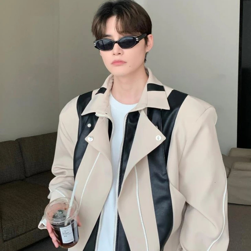 Korean Street Casual Mens Jacket Patchwork Leather High Street Motorcycle Coats Loose Shoulder Pads Zipper Lapel Outwear Y2K 240716
