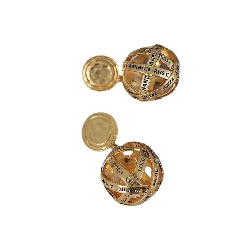 European and American fashion trends retro art heavy industry simple and versatile small gold ball shaped earrings 240710