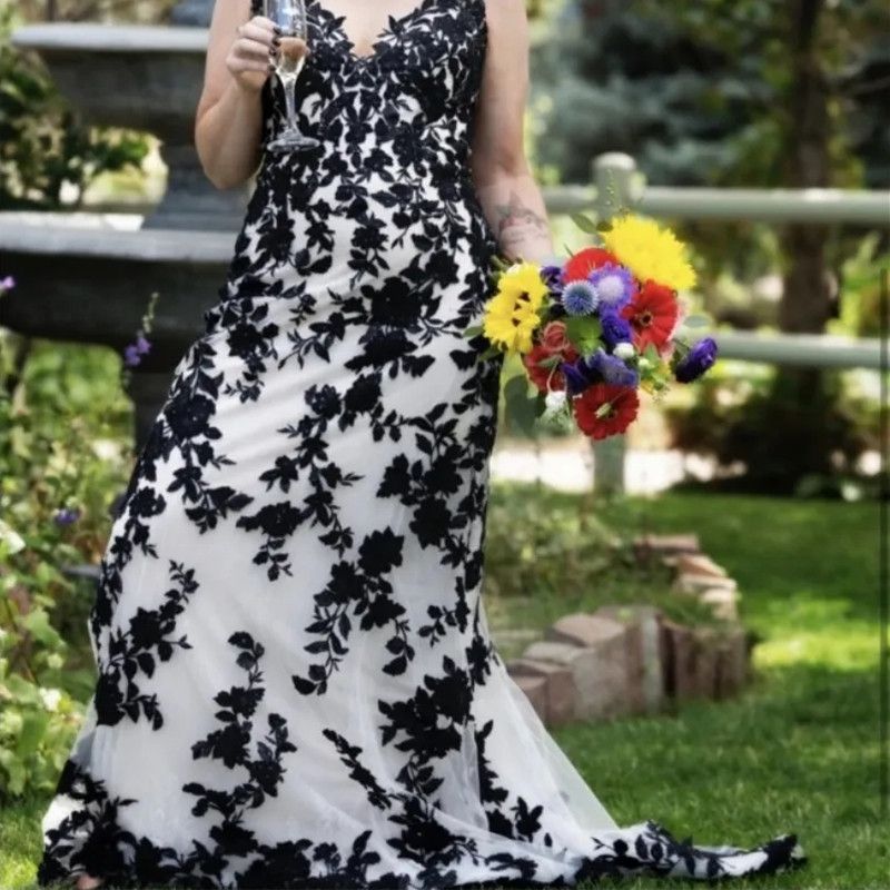 Black White Mermaid Country Wedding Dresses Full Lace Applique Gothic Backless Garden Outdoor Bridal Gown vestido robes Custom made