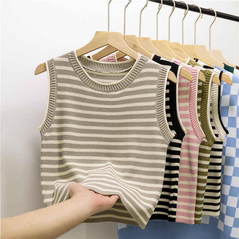 Striped suspender vest for women's summer outerwear, round neck, slim fit, and short sleeveless ice silk knit top