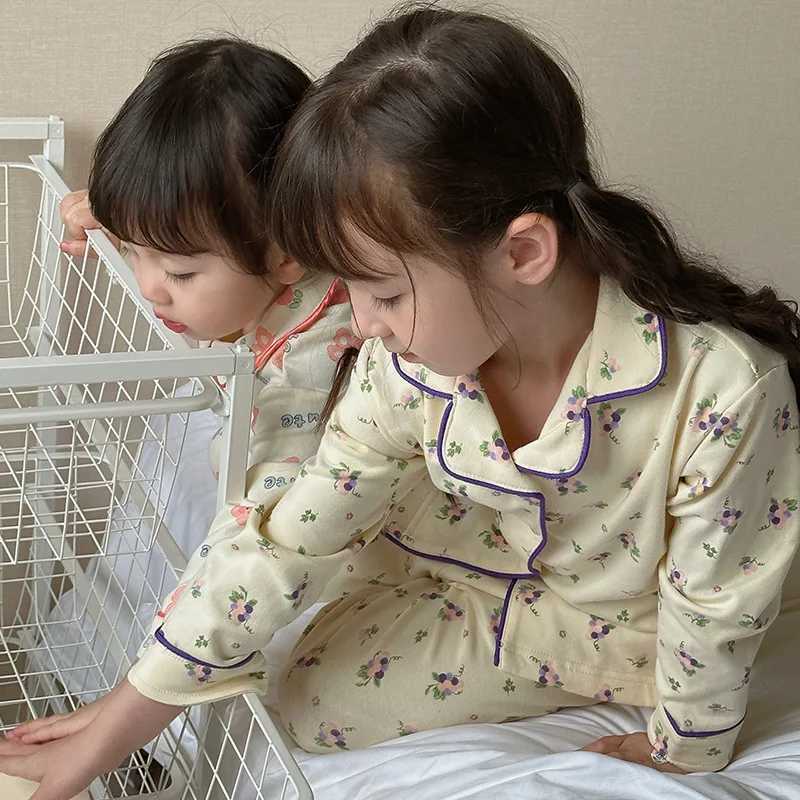 Korean style childrens girls 2-piece autumn long sleeved warm sleepwear top+pants newborn sleepwearW240716