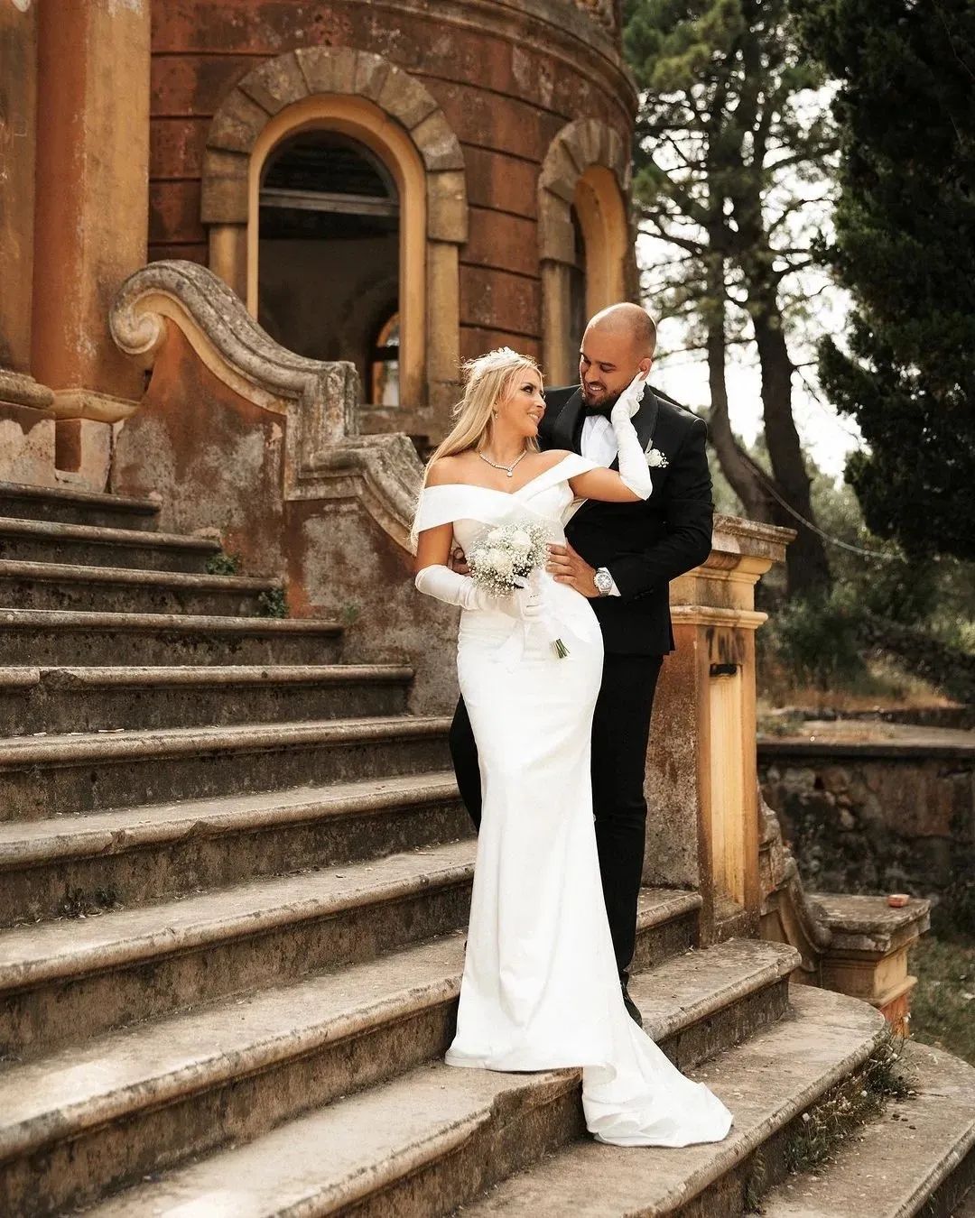 Boho Garden Simple Mermaid Wedding Dresses Sexy Off Shoulder Big Bow Back Women Bridal Gowns Sweep Custom Made