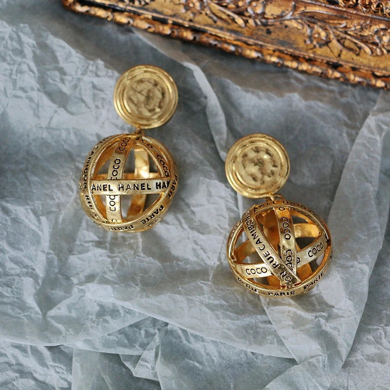 European and American fashion trends retro art heavy industry simple and versatile small gold ball shaped earrings 240710