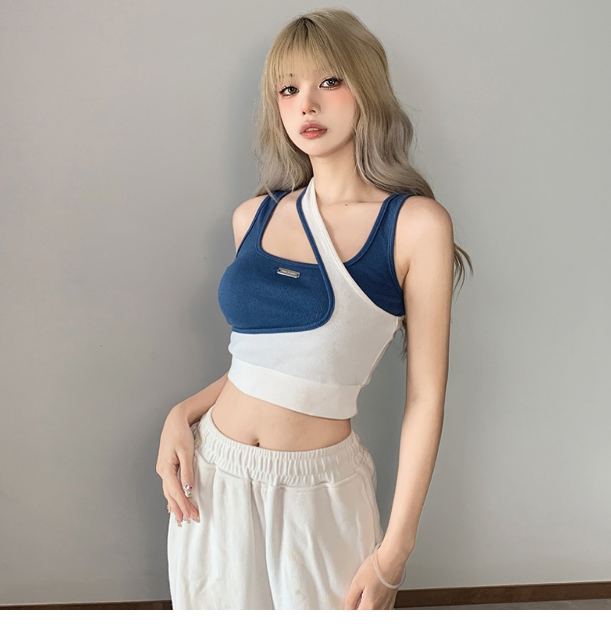 Spicy vest girl group style jazz slim fit short cut crop top with exposed navel dance top, color blocking fake, two irregular outfits for wearing outs