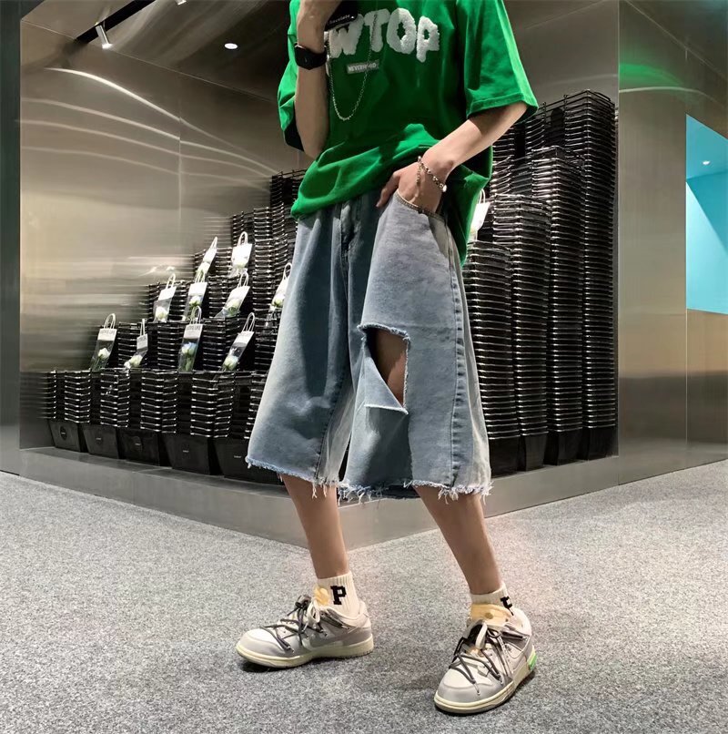 Ripped denim shorts for men and women, summer high street trend, loose straight leg five quarter pants