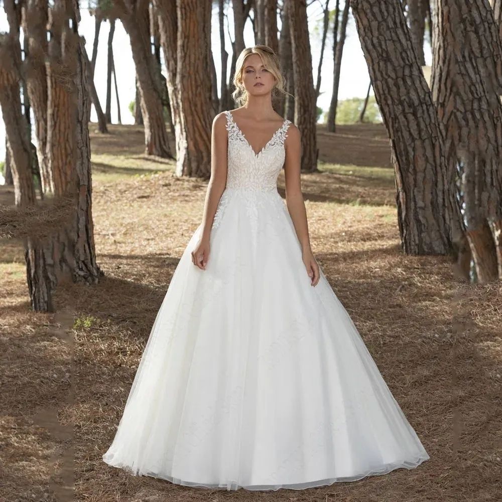 Plus Size V Neck A Line Wedding Dresses Romantic Tulle Lace Appliqued Boho Rustic Train Open Back Sexy Bride Women Robes de Mariee Custom Made2