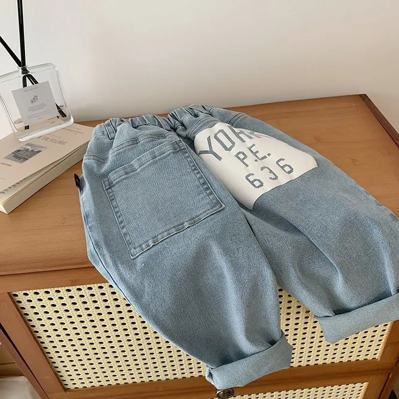 Children Clothing Spring and Summer Fashionable Korean Style Boys and Girls Spring Long Pants Handsome Casual Jeans 240716