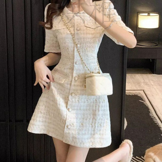 New women's clothing with a high-end feel and elegant temperament, featuring a slimming skirt with a cinched waist