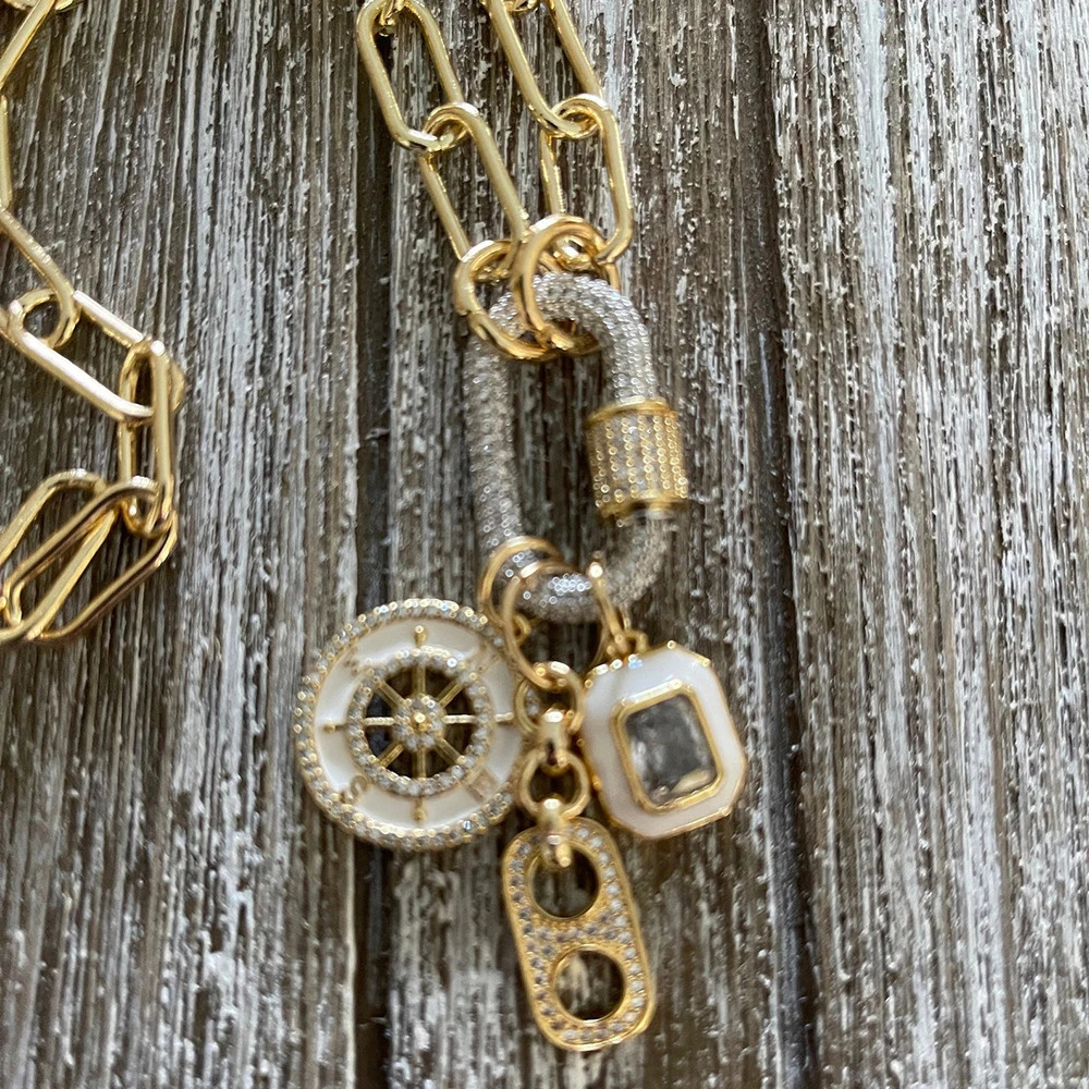 Creative Minimalist Clavicle Chain fashion heart ivory cross pendant screw clasp Carabiner necklace Goth Jewelry Accessories 240719