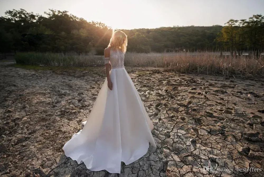 Western Garden Boho Wedding Dresses A Line Jewel Neck Lace Satin Bridal Gowns Buttons Back Beach Robe De Mariee Plus Size Custom Made