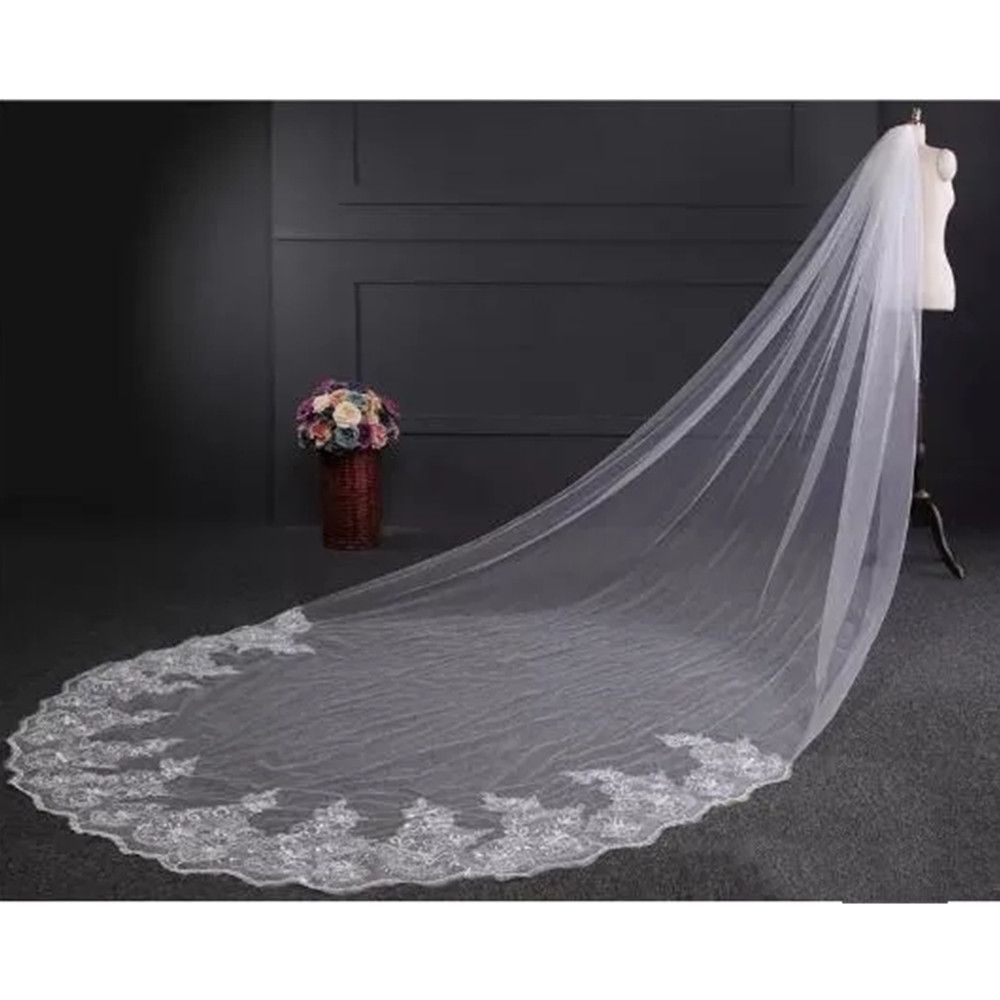 Luxury 4 Meters Long Bridal Veils Lace Sequins with Comb Applique Edge Wedding Veils Cheap Bridal Accessories Custom made