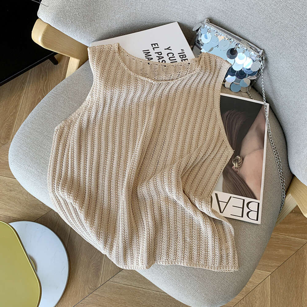 Design sense: niche western-style, age reducing, French style tank top for women, slim fit and slimming