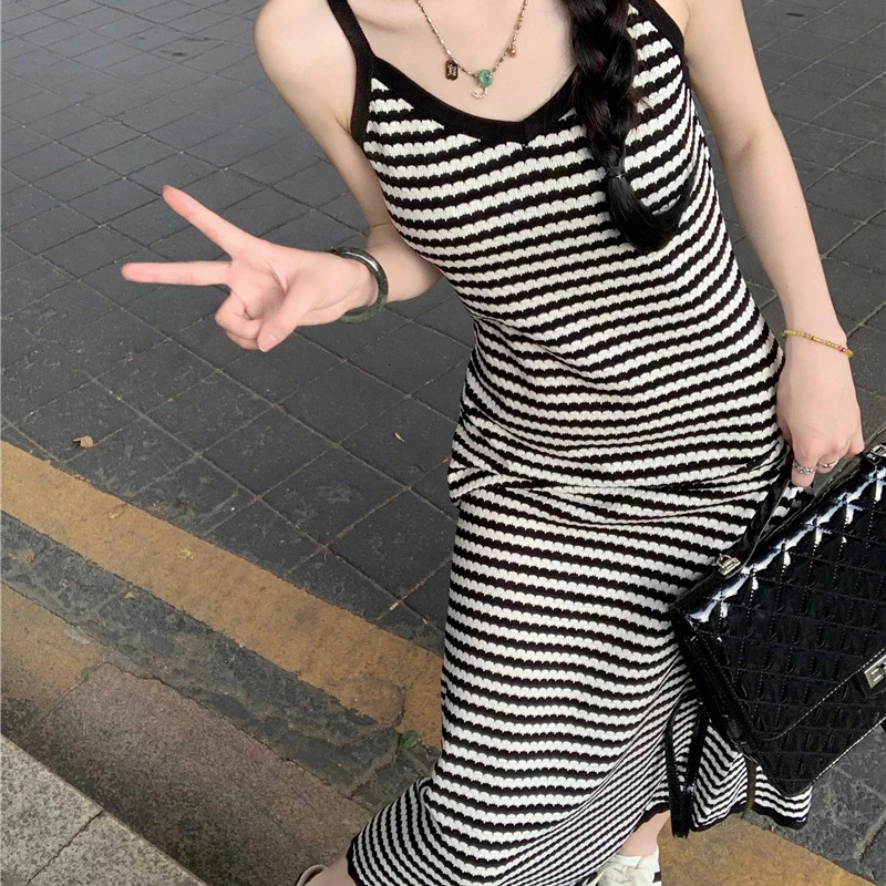V-neck Striped Spaghetti Straps Knitted Dress Womens Summer Long A- line Dress 240715