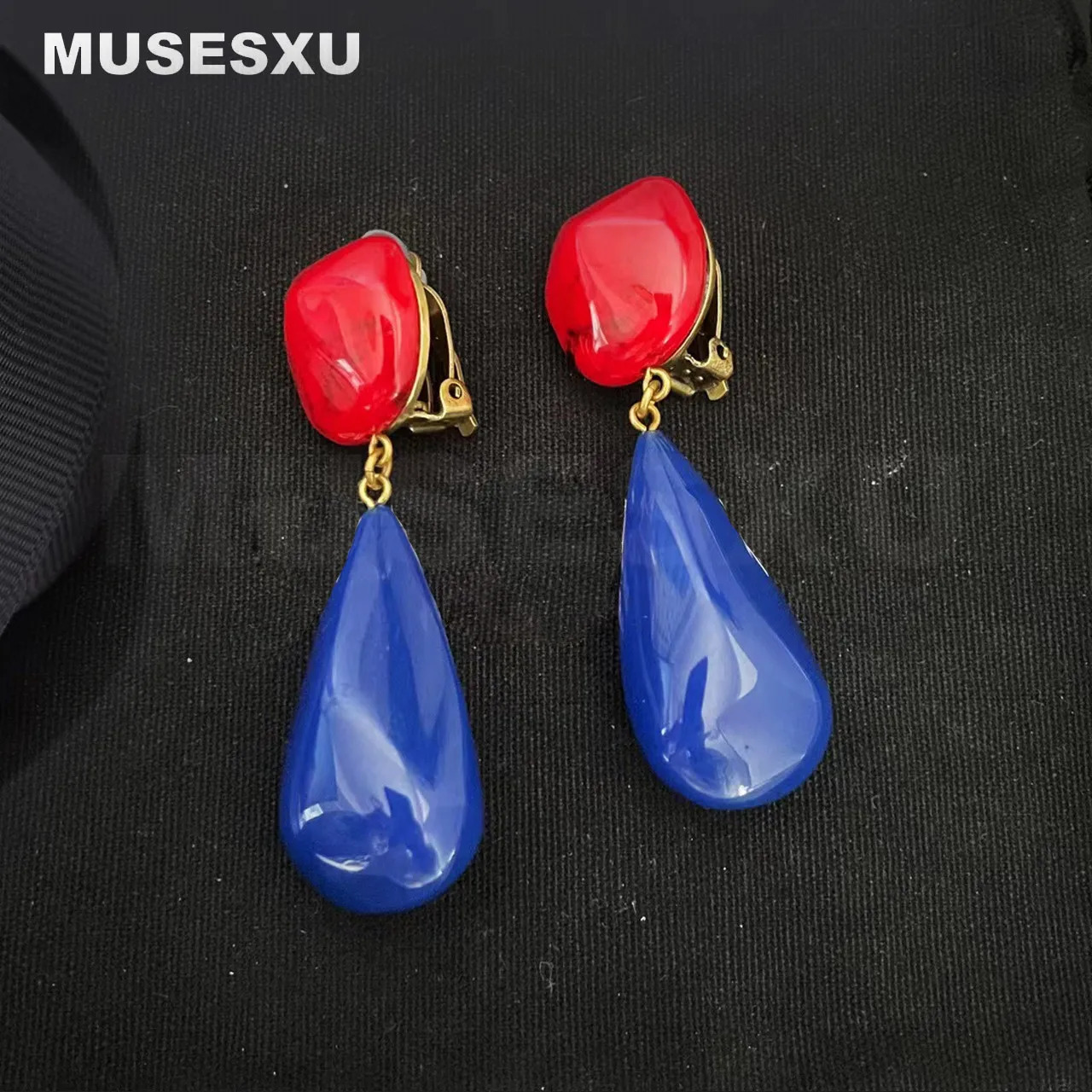 Jewelry and Accessories Treasure Blue and Red Resin Paint Pendant Earrings Clip Exaggerated Retro Earrings for Womens Gifts 240710