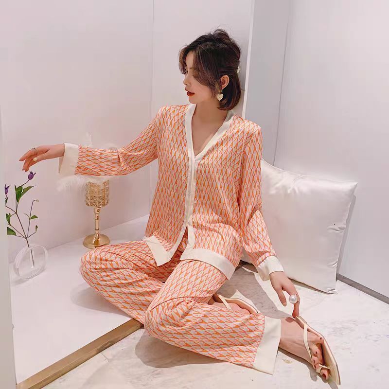(SG Seller) Lady Faux Silk Polyester Set Sexy Homewear Women's Casual Loungewear V-neck Long Sleeve Pamas Suit