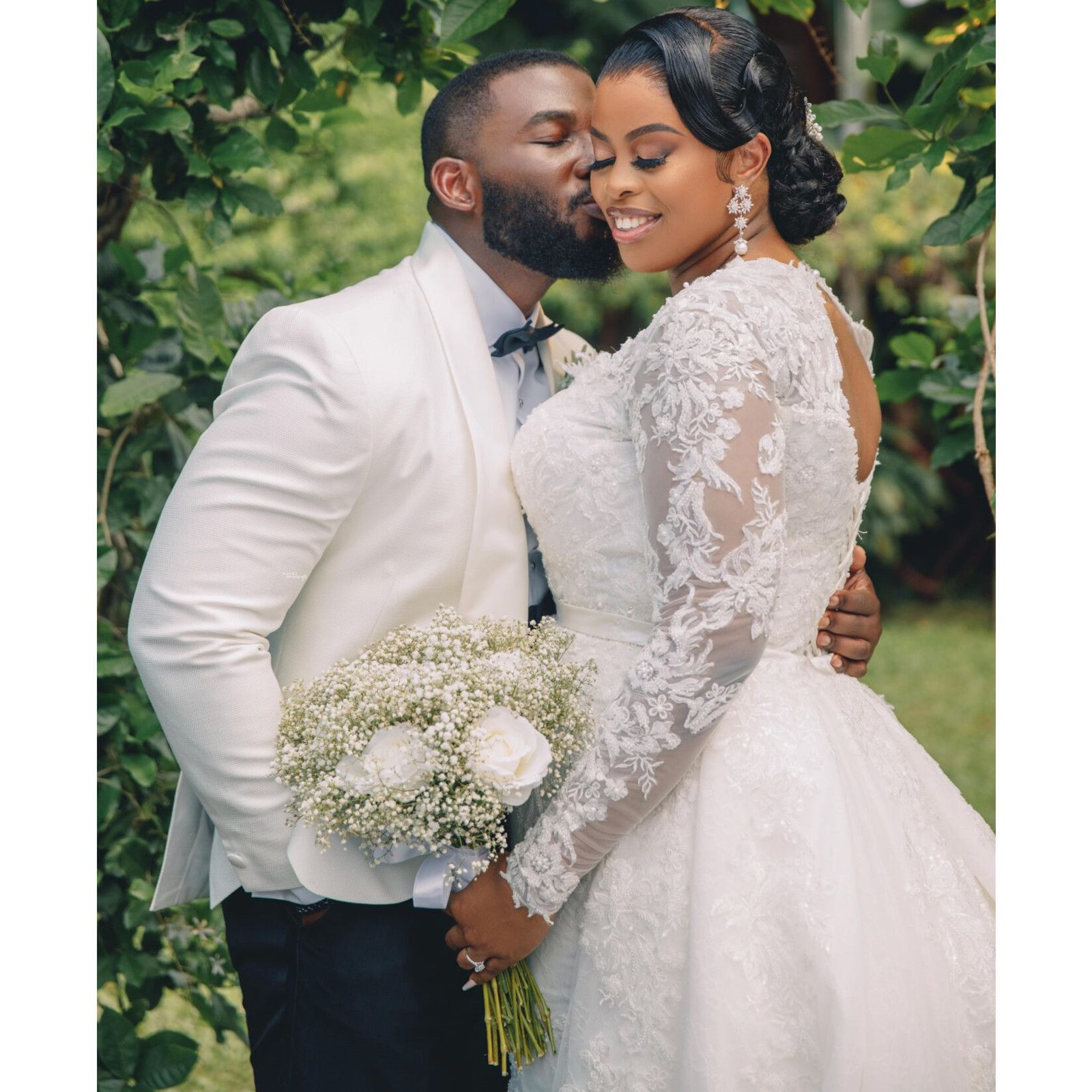 Plus Size Vintage Long Sleeves Wedding Dresses Applique Formal Bridal Gowns Chapel Garden Country Aso Ebi Bridal Gowns Custom made