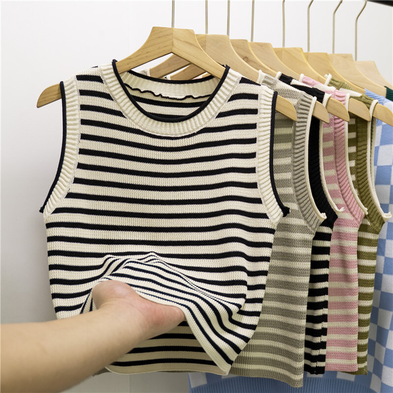 Striped suspender vest for women's summer outerwear, round neck, slim fit, and short sleeveless ice silk knit top