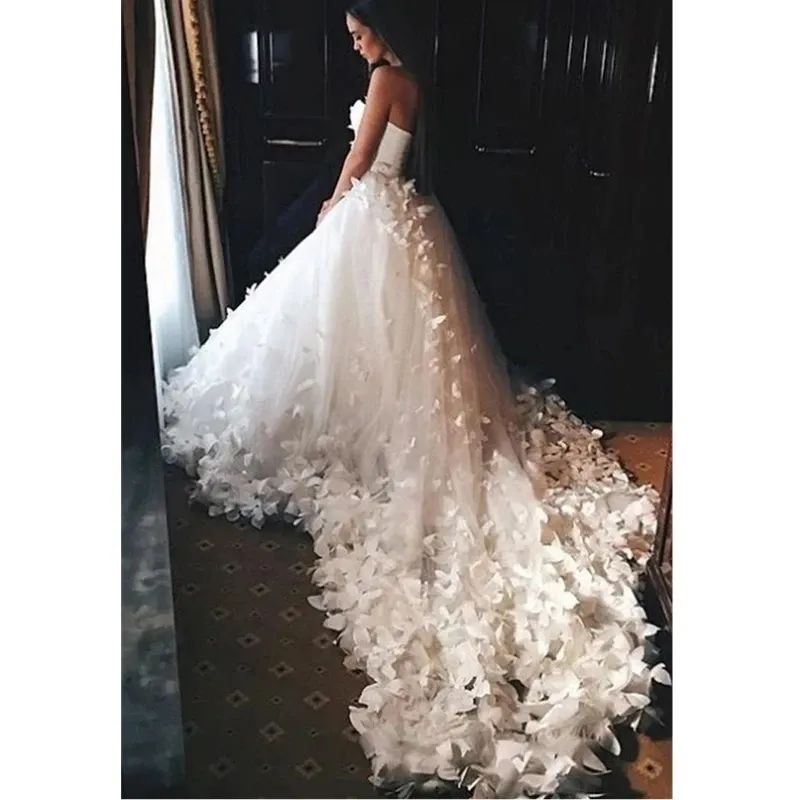 Amazing 3D butterfly Appliques Court Train Princess tulle Wedding Dresses Sweetheart Dubai Arabic boho princess Wedding Gowns Custom made