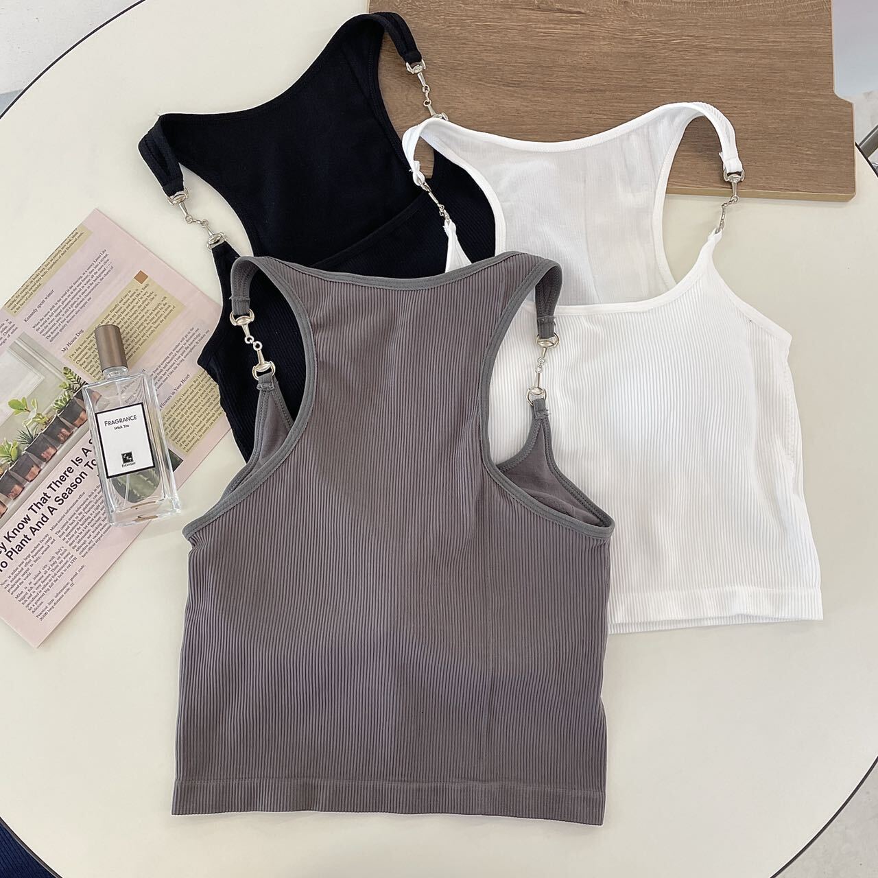 Shoulder strap design, niche vest with chest cushion, worn externally, beautiful back women's underwear