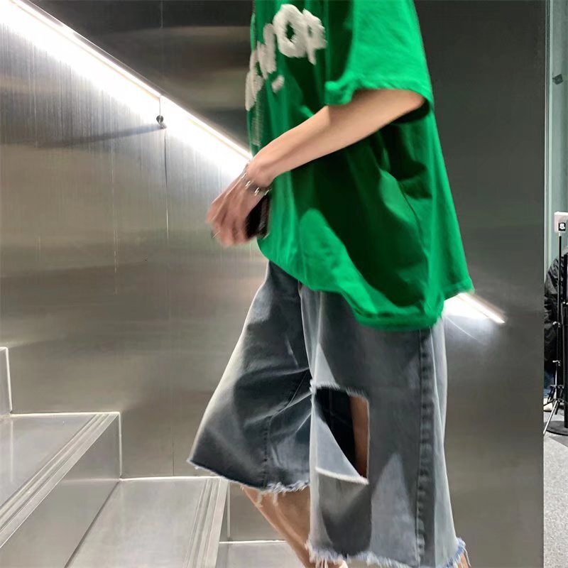 Ripped denim shorts for men and women, summer high street trend, loose straight leg five quarter pants