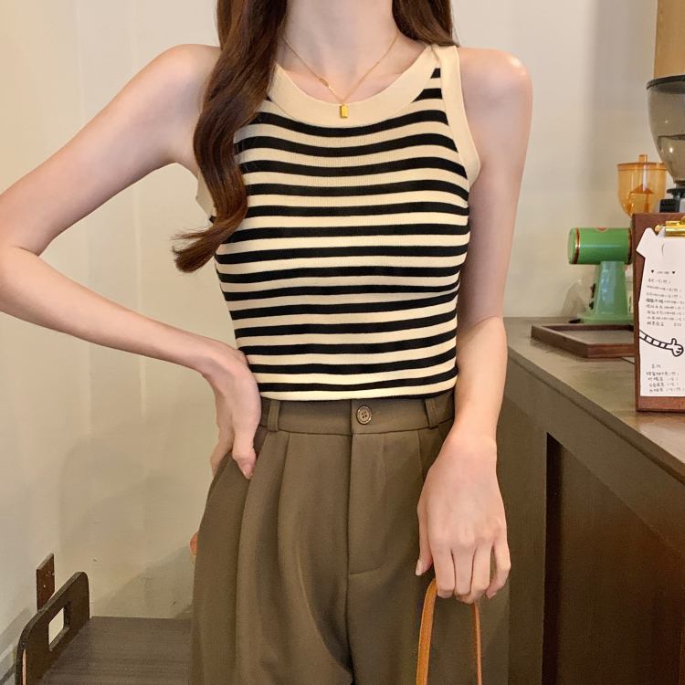Black white striped knitted camisole small vest for women's 2024 new style outerwear and inner layering bottom shirt, spring sleeveless top