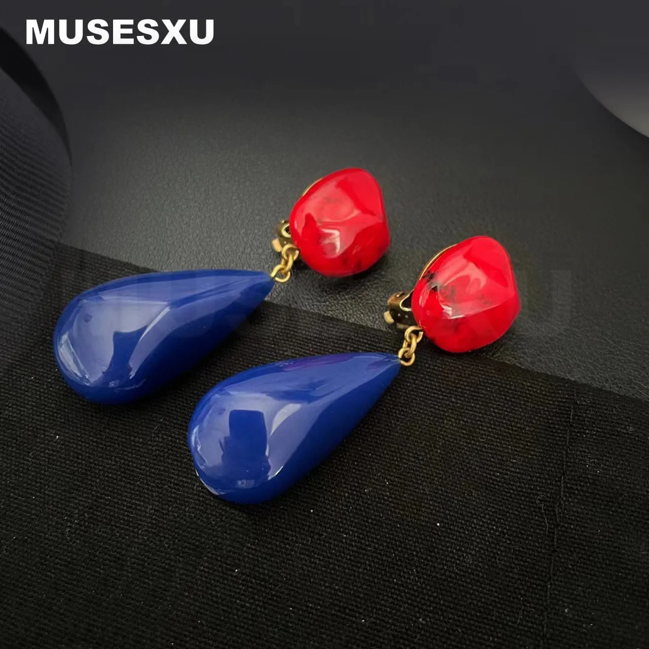 Jewelry and Accessories Treasure Blue and Red Resin Paint Pendant Earrings Clip Exaggerated Retro Earrings for Womens Gifts 240710