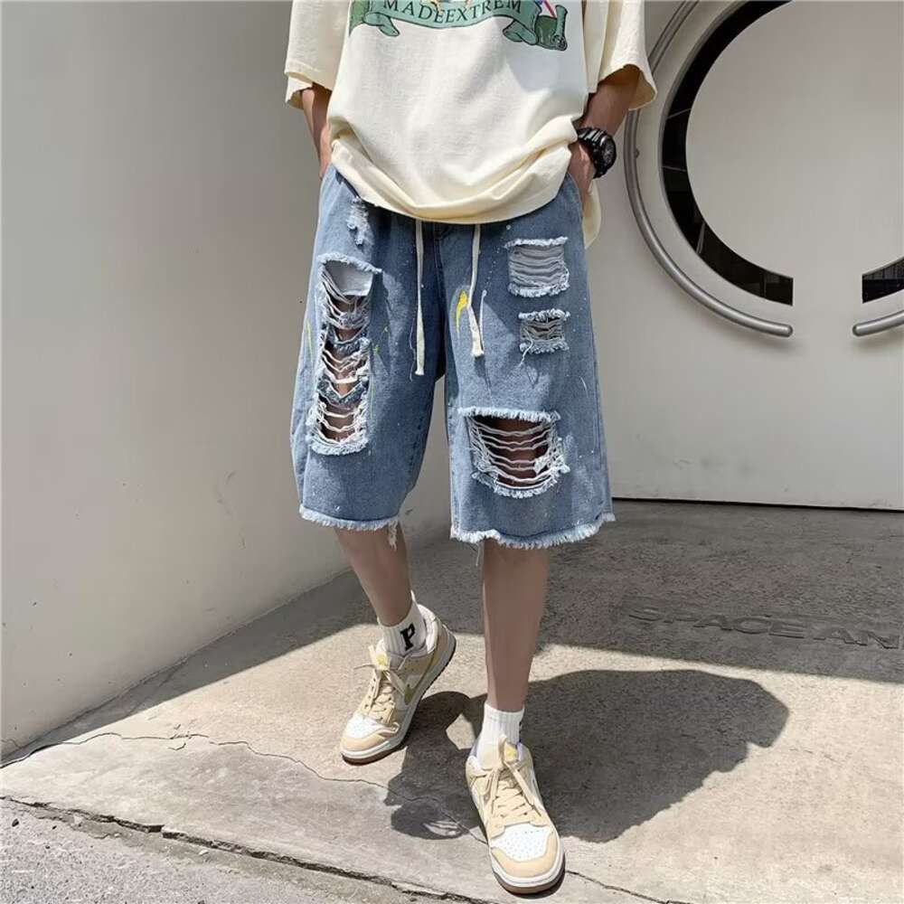 2024 Summer thin denim shorts, Korean version, trendy holes, slim fit, casual fashion pants, men's five point horse pants