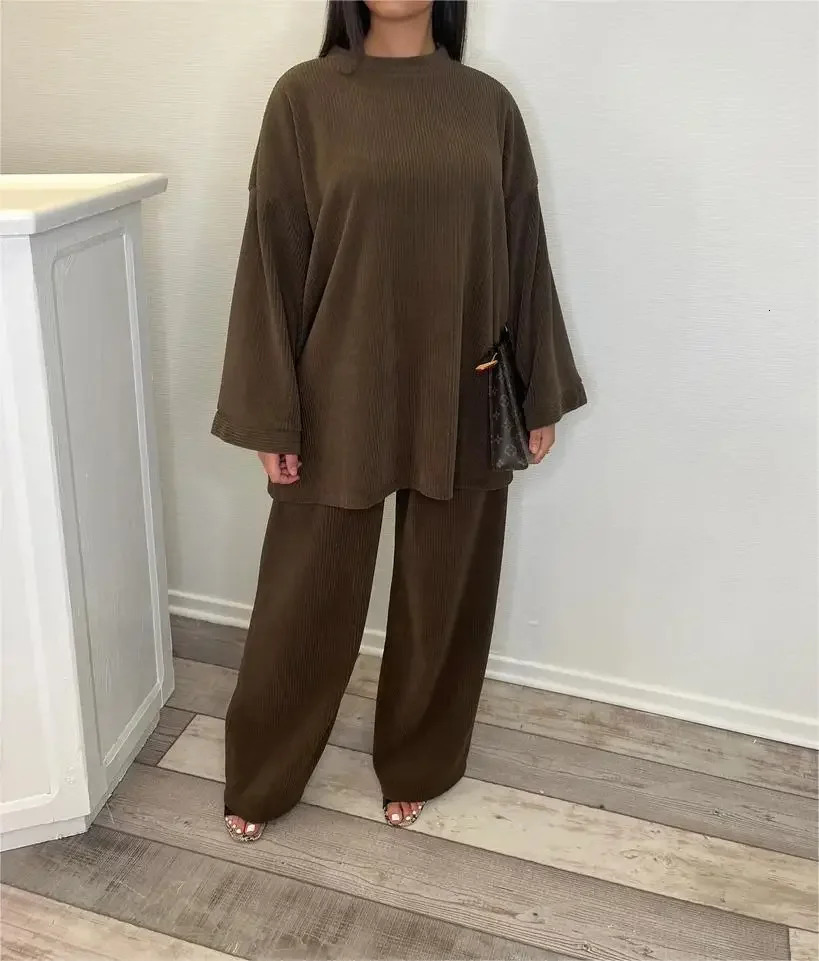 Winter Fashion Corduroy Two Piece Set Women Round Neck Long Sleeve Top Wide Leg Pants Casual Loose 240717
