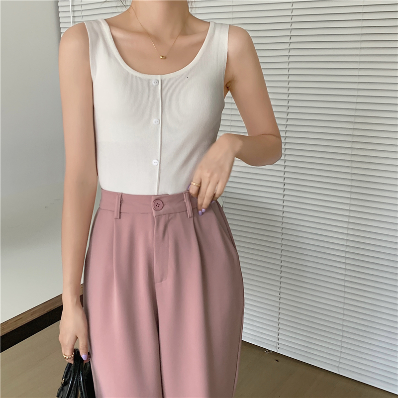 Summer 2022 new design sense niche small suspender square neck top for women, wearing inside and outside with a 7-color vest