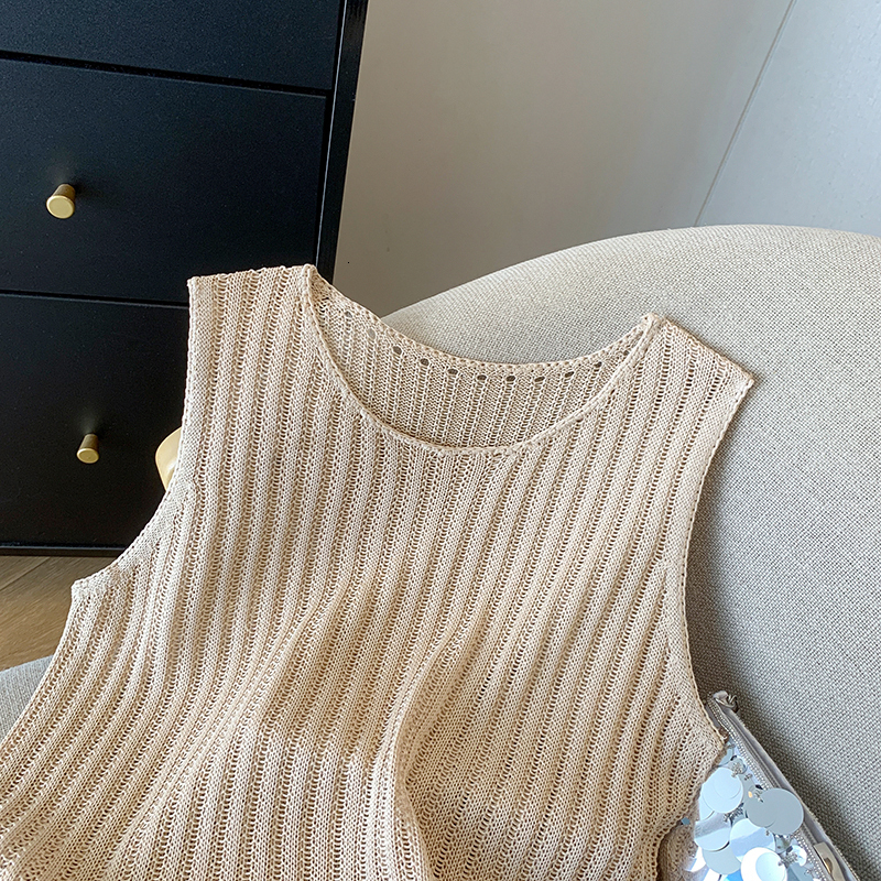 Design sense: niche western-style, age reducing, French style tank top for women, slim fit and slimming