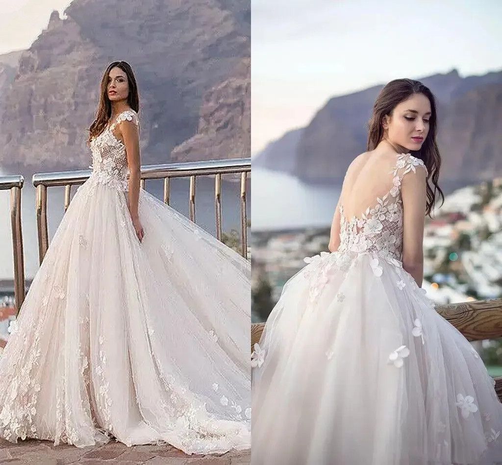 Handmade Flowers Lace Appliqued A Line Wedding Dresses Sheer Neck Cap Sleeves Boho Country Bridal Gowns Sexy Open Back Tulle Court Train Robes de Mari