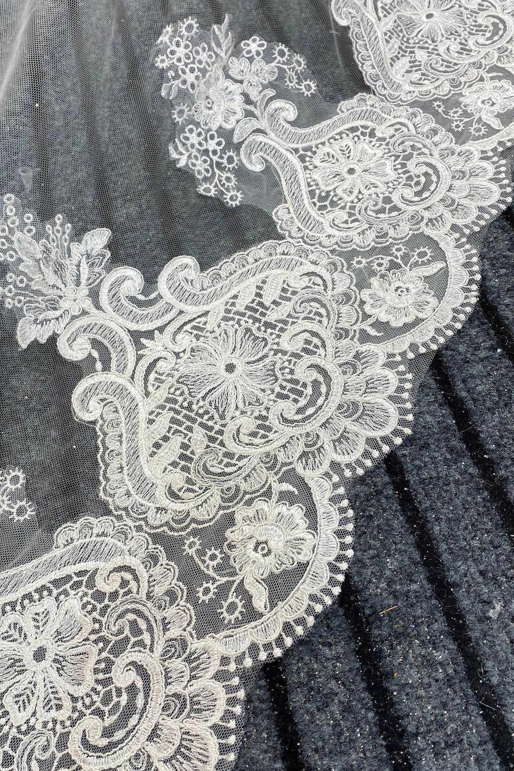 Bridal Veils Luxurious White Ivory 3m Cathedral Long Voile Marriage Lace Appliques Wedding Veil Tulle With Comb Bride Accessories