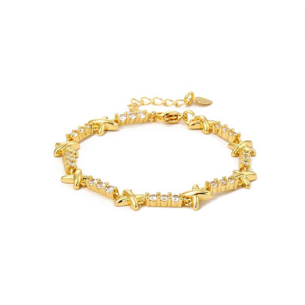 Pendant Necklaces Chunky X Cross Choker Necklace For Women Aesthetic Crosses Gold Color Crystal Chain on Neck Collar Statement Fashion Jewelry J240719