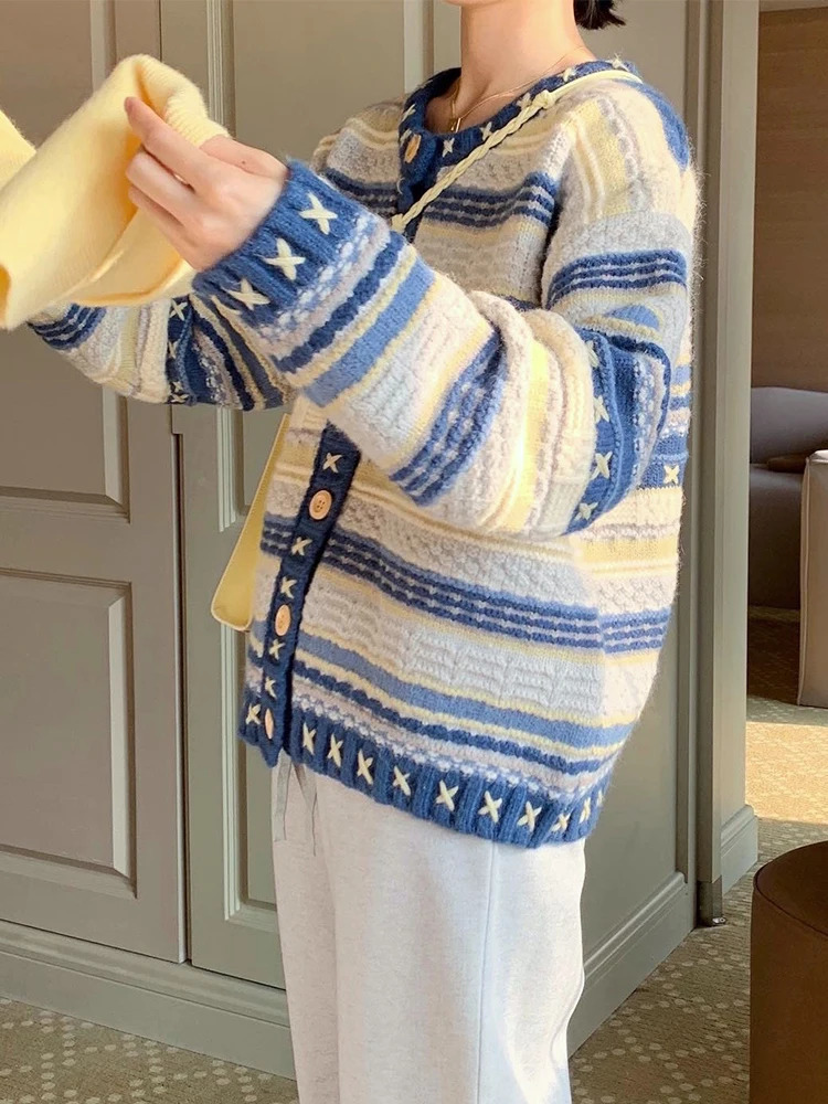 HOUZHOU Vintage Cardigan Sweater Men Blue Long Sleeve Striped Sweater Coat V-neck Casual Knitted Jumpers Male Korean Clothes 240715