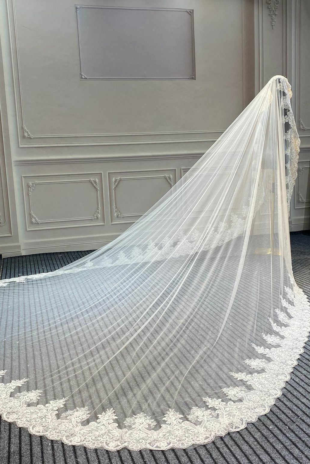 Bridal Veils Luxurious White Ivory 3m Cathedral Long Voile Marriage Lace Appliques Wedding Veil Tulle With Comb Bride Accessories