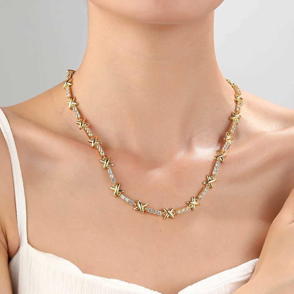 Pendant Necklaces Chunky X Cross Choker Necklace For Women Aesthetic Crosses Gold Color Crystal Chain on Neck Collar Statement Fashion Jewelry J240719