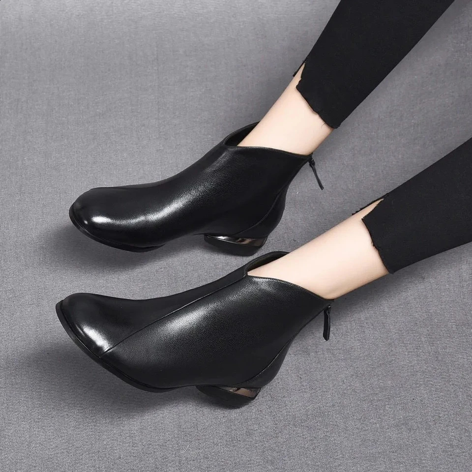 Ankle boots ladies England autumn winter short boats women casual daily comfort artificial leather shoes 240718