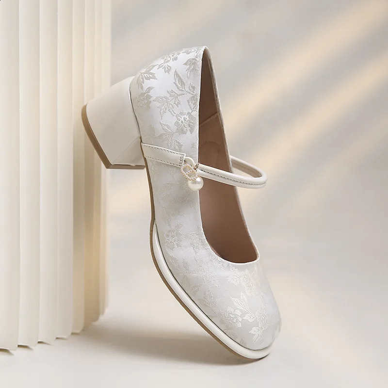 Spring Autumn Fashion Embroidery Platform Shoes for Women Soft Sole Mary Jane Casual Ladies High Heels 240718