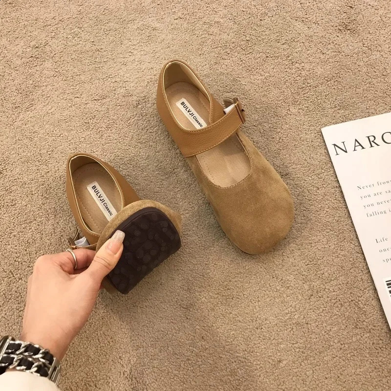 Shallow Mouthed Flat Sole Single Shoe for Women Spring and Autumn Soft Sole Bean Shoes Round Toe Retro Mary Jane Shoes 240719