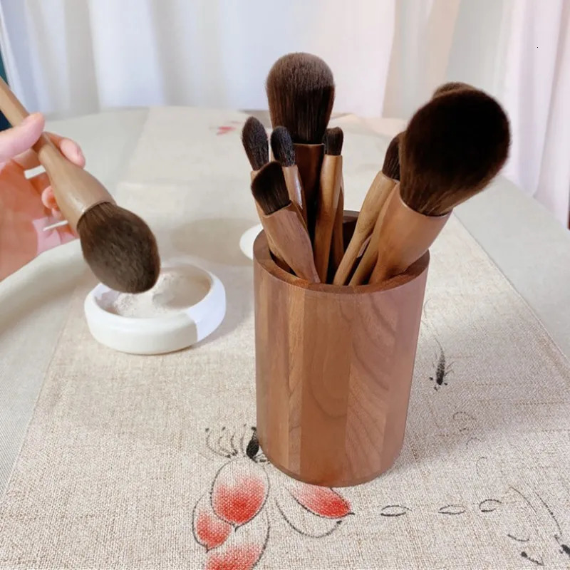 Walnut Makeup Brushes Set Professiona High Quality Powder Bronze Blending Foundation Sculpting Eyeshadow Cosmetic Brush Kits 240718