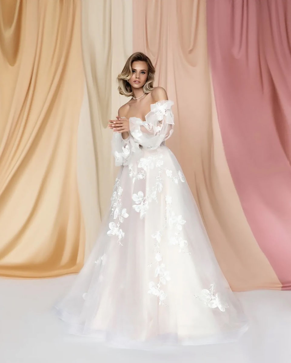 White Wedding Dresses Ivory Bridal Gowns Formal A Line Tulle Custom Zipper Lace Up Plus Size New Sweetheart Long Sleeve Applique