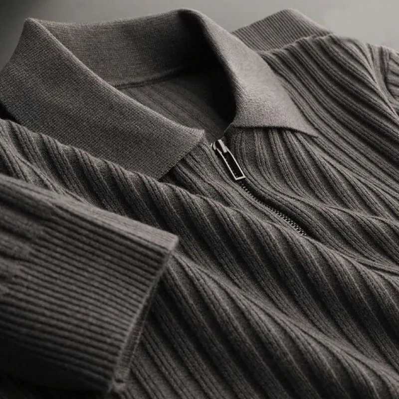 Light Business Vertical Stripe Polo Sweater Mens Autumn and Winter Leisure Slim Fit Handsome Knitwear Pullover Half Zip Top Z240912