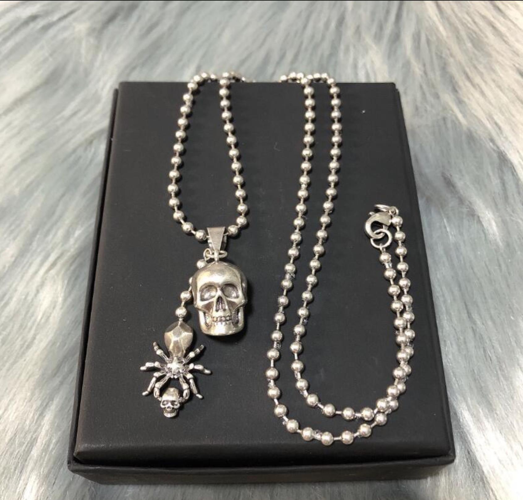 Treason malignancy Silver spider Skull Heads pendant Necklace Vintage Hiphop Rock Punk Skeleton Necklaces Men Women Jewelry Gifts B2032-508