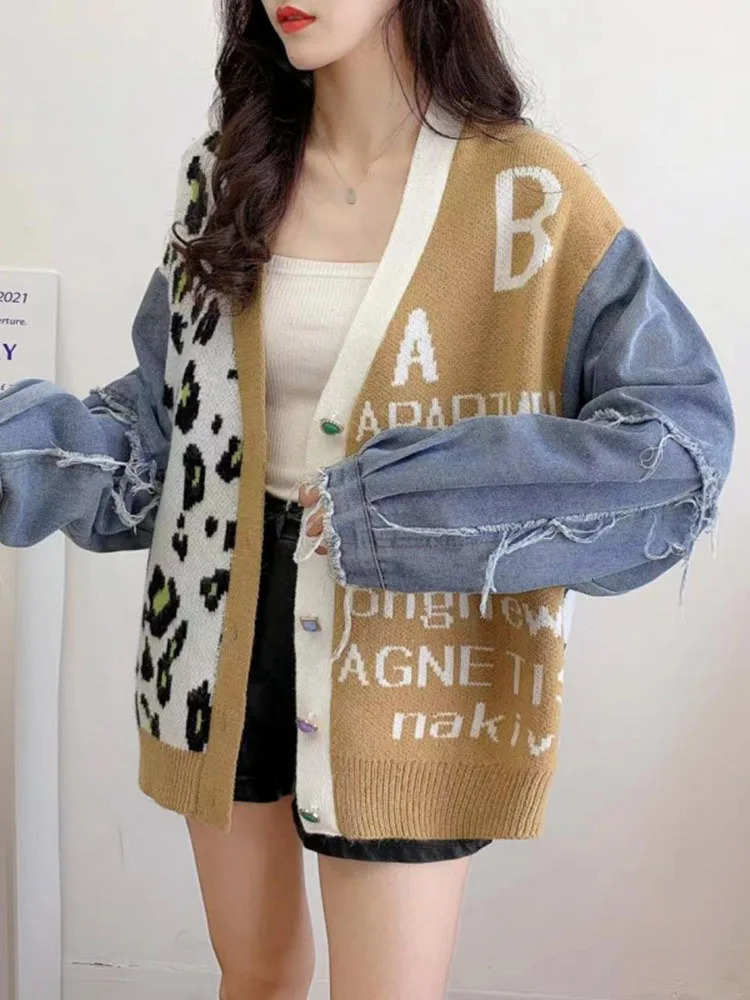 UCXQ Temperament Denim Spliced Contrast Color Leopard Jacquard Sweater Cardigan Womens Loose Knitted Jacket Autumn 410 240717