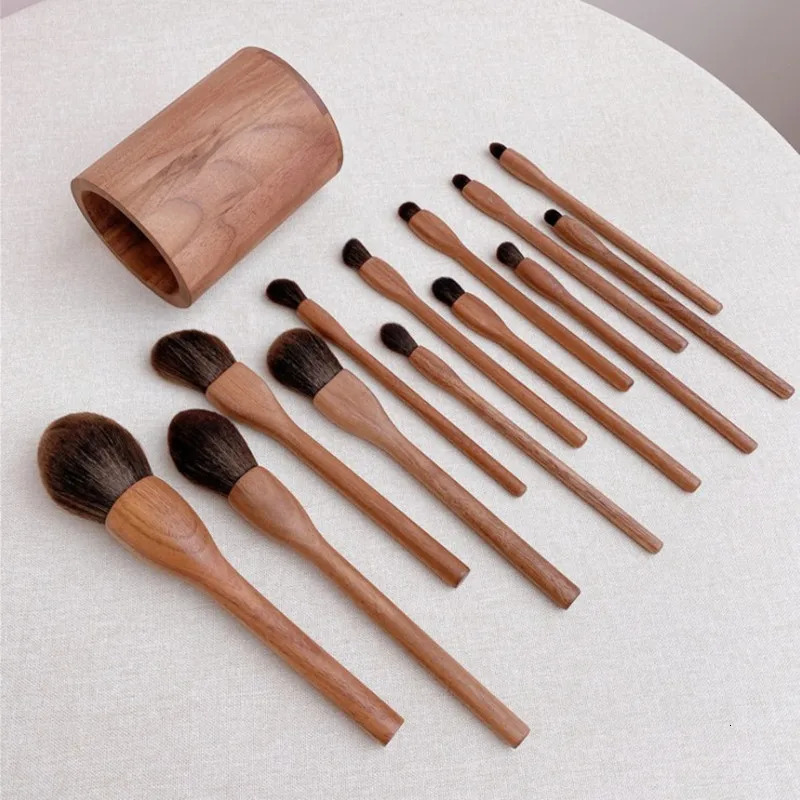 Walnut Makeup Brushes Set Professiona High Quality Powder Bronze Blending Foundation Sculpting Eyeshadow Cosmetic Brush Kits 240718